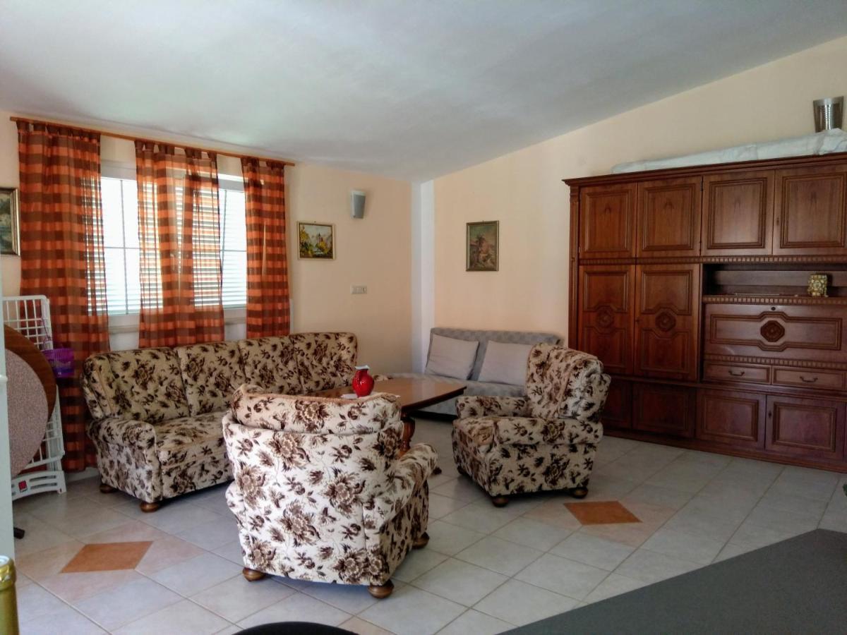 Apartmani Korade Vir Esterno foto