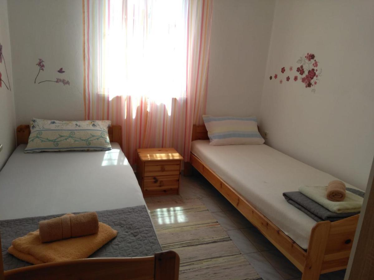 Apartmani Korade Vir Esterno foto