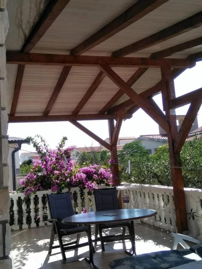 Apartmani Korade Vir Esterno foto