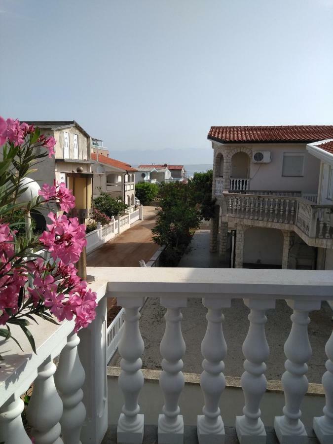 Apartmani Korade Vir Esterno foto