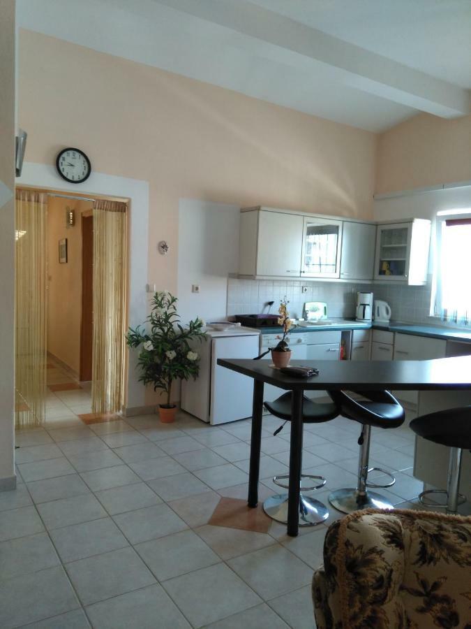 Apartmani Korade Vir Esterno foto